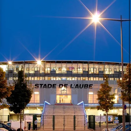 T2 Cosy Avec Jardin Et Parking Gratuit A * Τρουά