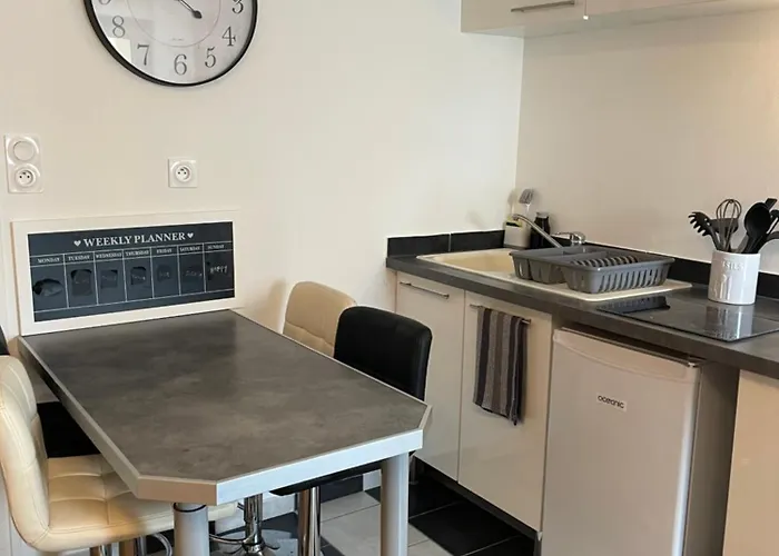 T2 Cosy Avec Jardin Et Parking Gratuit A *