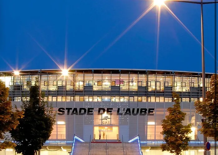 T2 Cosy Avec Jardin Et Parking Gratuit A * Τρουά